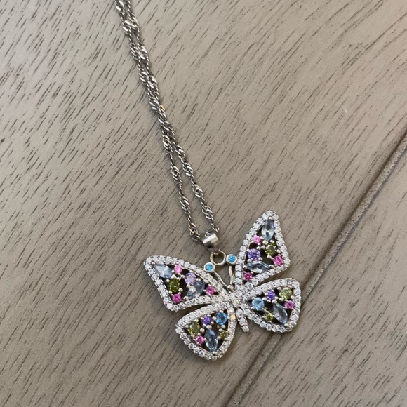 • Butterfly Gem Necklace • - Picture 5 of 10